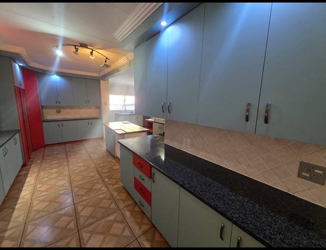 4 BEDROOM HOUSE FOR SALE IN SASOLBURG EXT 11